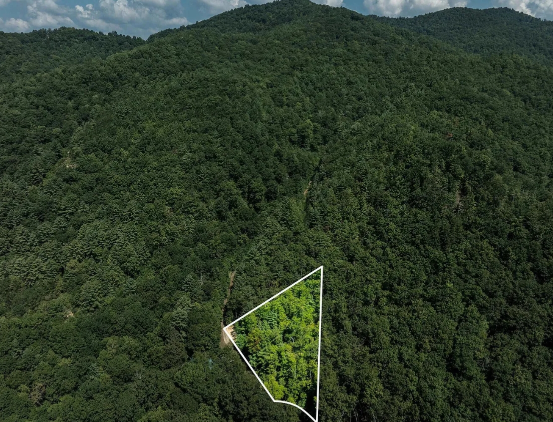 Screenshot_15-12-2025_161254_www.land.com