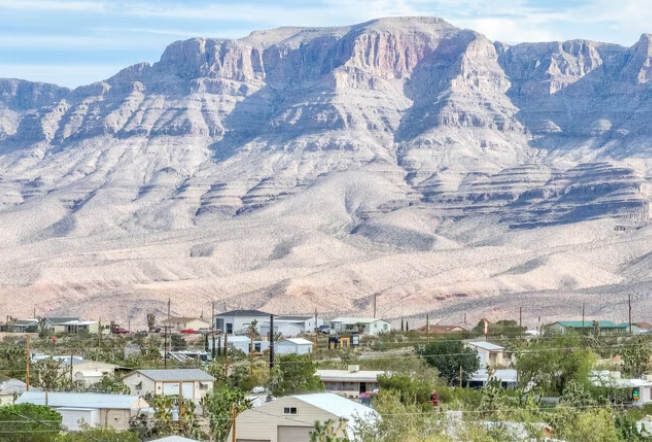 Power and Water Available! Enjoy This Small River Town- Meadview, AZ!