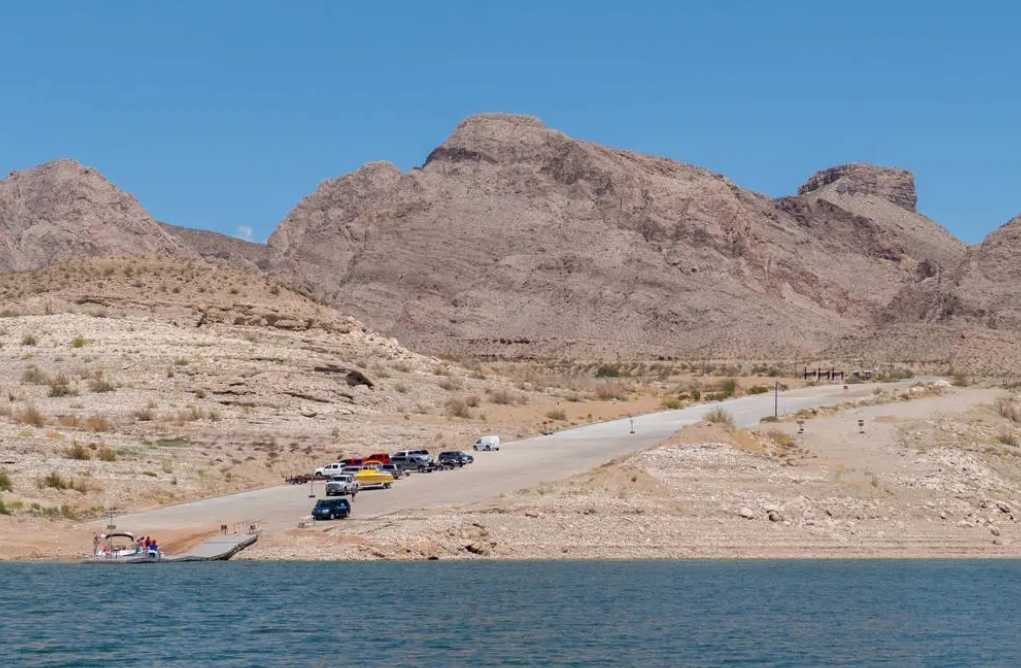 Power and Water Available! Enjoy This Small River Town- Meadview, AZ!