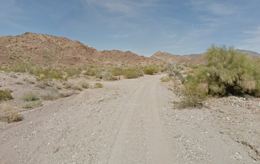 10 Acres Overlooking Havasu-Where Only the Wild Ones Go!