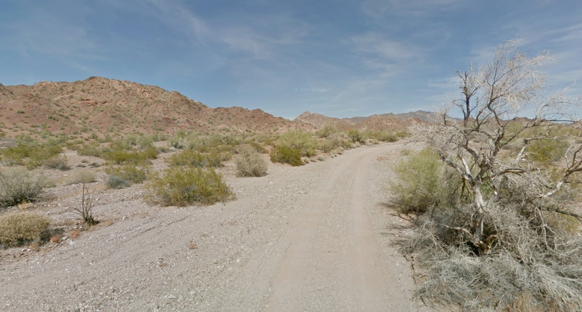 10 Acres Overlooking Havasu-Where Only the Wild Ones Go!
