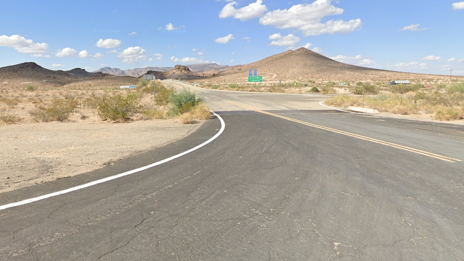 Convenient Tri-State Location! 1 Acre with Electricity Access! Yucca, AZ.